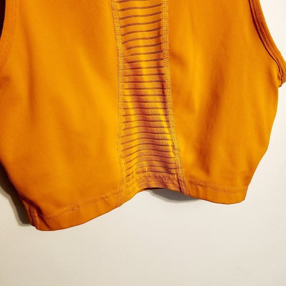 Nike PRO | Women's Orange Dri-Fit Quarter Zip Cropped Sports Bra (Size Medium) - Picture 8 of 11